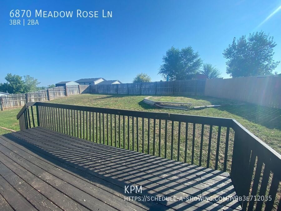 3 BED | 2 BATH | SPLIT FOYER | BLACK HAWK property image