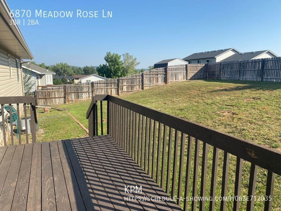 3 BED | 2 BATH | SPLIT FOYER | BLACK HAWK property image