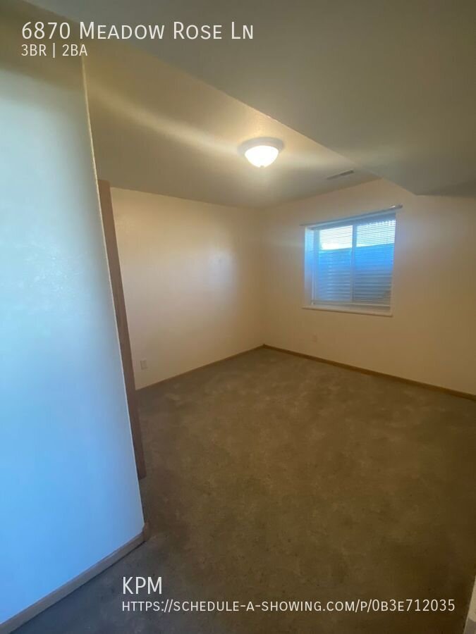 3 BED | 2 BATH | SPLIT FOYER | BLACK HAWK property image
